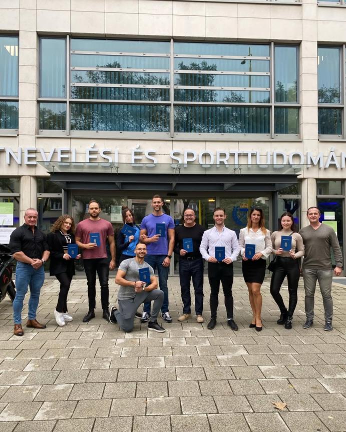 végzett személyiedzők és sportoktatók